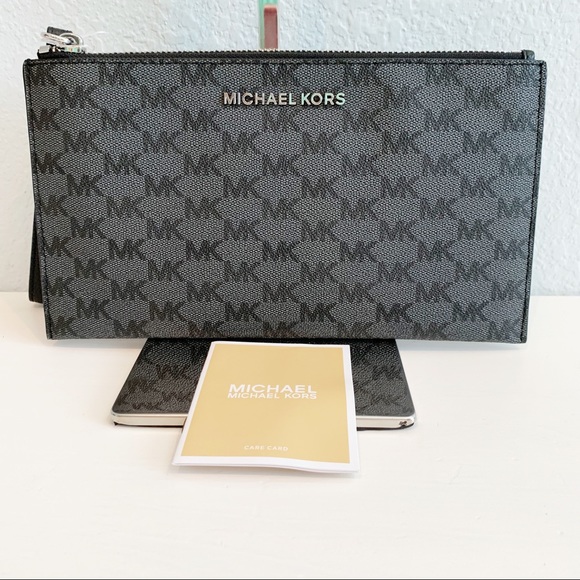 Michael Kors Jet Set Large Zip Clutch Wristlet - Picture 6 of 6